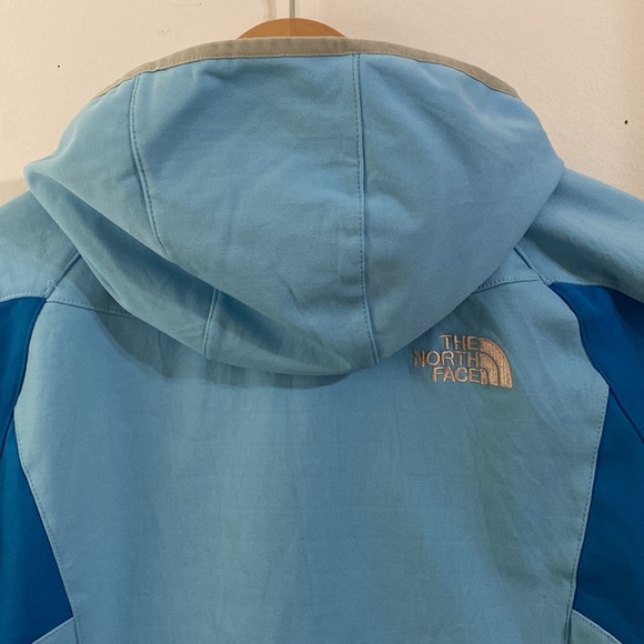 The North face women’s zip-up jacket. Size XL regular. W19, L24.5. 100%polyester - Picture 5 of 8